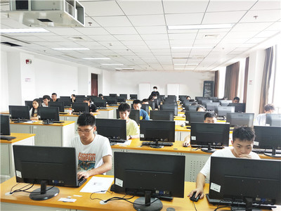 1+X Web前端開發(fā)職業(yè)技能等級證書中級考試順利舉行，助力計算機網(wǎng)絡(luò)開發(fā)與服務(wù)人才培養(yǎng)